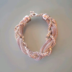 Pulsera de malla tono dorado envuelta en 4 hilos - Imagen 1 de 7