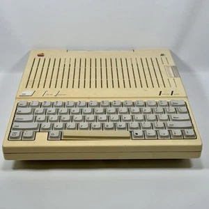 Apple IIc Computer A2S4100 Untested w/ ALPS Keyboard Power Supply Turns On AS IS - Picture 1 of 19