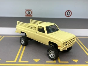1986 Chevy M1008 Lifted 4x4 Truck 1/64 Diecast Custom Greenlight Square Body - Picture 1 of 12