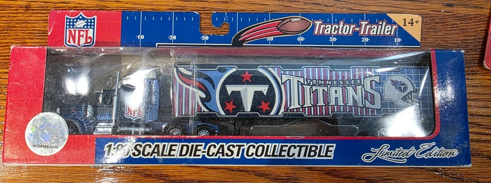 Tennessee Titans Fleer NFL Peterbilt Team Collectible Tractor Trailer 1:80 - Image 1 of 1