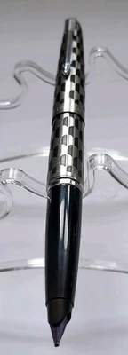 Parker 45 Harlequin Black Shields Fountain Pen:D Nib Med Italic England, UC 1981 - Image 1 of 4