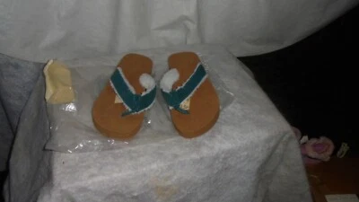  Chanclas blancas, piel de oveja, turq, gamuza sintética, talla 7/8 modelo de pantalla nuevas en caja Foto 1 de 3