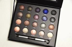 Laura Geller 20 Shades of Eye Shadow Palette Vol. 2 Limited Edition - NEW in BOX - Picture 1 of 2