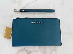 Michael Kors Jet Set Viaje Grande Doble Cremallera Cuero Muñequera Verde Azulado Nuevo con Etiquetas Precio de venta sugerido por el fabricante $258 - Imagen 1 de 5
