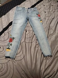 Pacsun Floral embroidered Mid Rise Ankle Jegging Super Stretch 29 X 26 Women's  - Picture 1 of 14