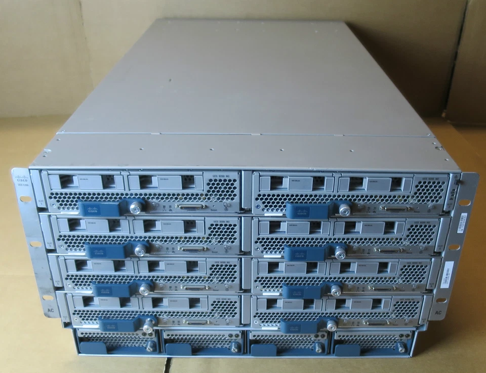 Cisco UCS5108 + 8x B200 M2 Blade Servers 16x SIX-CORE 2.40GHz,192Gb RAM,10Gb VIC - Image 1 of 4