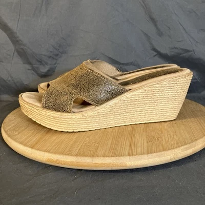 Sandalias de cuña con plataforma Sbicca para mujer de cuero dorado 9/39,5 hechas en EE. UU. Zapatos Foto 1 de 4