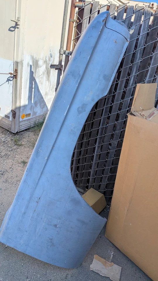 Cadillac RT 1960 guardabarros delantero con extensión de faro Deville Eldorado Fleetwood Foto 1 de 4