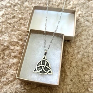 Collar Colgante Placa Plata Nudo Trinidad Celta NUEVO - Imagen 1 de 6