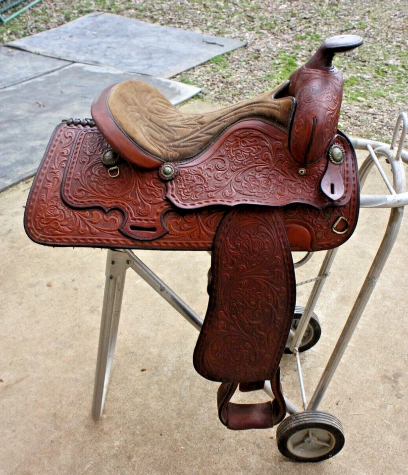 15" Crates Western Saddle #148 - Image 1 of 4