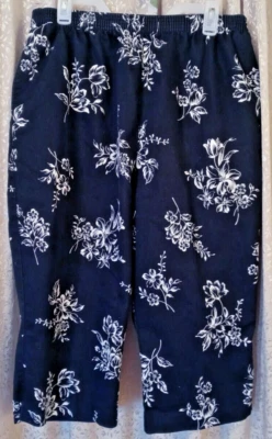 Bon Worth Women's Bold Black & White Floral Design Comfort Capri Pants Size XL - Image 1 of 4