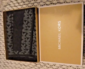 MICHAEL KORS SCHAL & MÜTZE SET NEU IM KARTON GRAU & SCHWARZ WINTERMÜTZE SCHAL - Bild 1 von 5