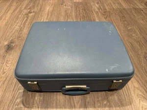 Vintage Travel Joy Traveljoy Blue Hard Suitcase 22x16 With Key Purple Interior - Picture 1 of 5