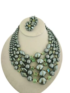 Japan Vier Strang Metallic Grün Perlen Halskette und passende Clip Ohrringe Set - Bild 1 von 7