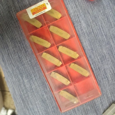 Authentic N123L2 0800-0005 GM 4225 SANDVIK INSERT 9 in box - Image 1 of 2