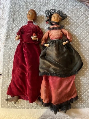 Deux grandes poupées artisanales anciennes en tissu - Photo 1/4