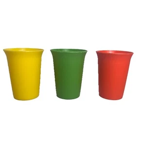 Tupperware Vintage Estilo Campana Vasos 7oz Niños Tazas Lote Cosecha COLORES Primarios - Imagen 1 de 11