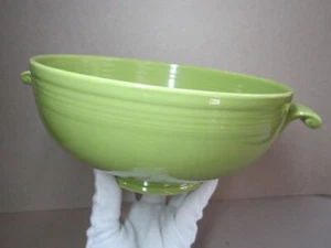 FIESTA Vintage 1950s Chartreuse Green 8" BOWL Scroll  Casserole No Lid Footed - Imagen 1 de 7