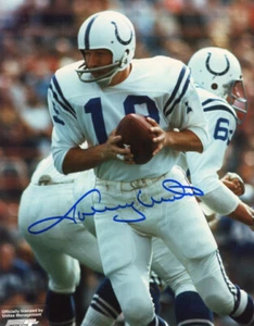 JOHNNY UNITAS SIGNED AUTOGRAPHED 8x10 PHOTO BALTIMORE COLTS LEGEND BECKETT BAS - Picture 1 of 2