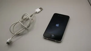 Apple iPhone 4 - 16 GB - Black (AT&T) - Picture 1 of 4