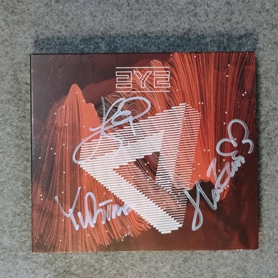 [SIGNED] 3YE - OOMM Out Of My Mind (2nd Single) (2019) | All member Autographed - Imagem 1 de 4