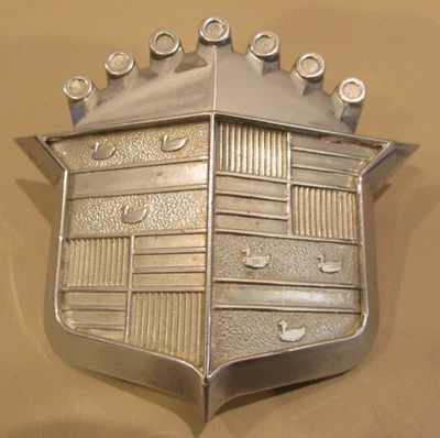 Cadillac Deville 1971 V capó emblema insignia parte 1498506 Foto 1 de 3