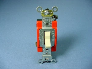 Leviton Ivory INDUSTRIAL Grade 3-Way Toggle Wall Light Switch 20A Bulk 1223-2I - Picture 1 of 5