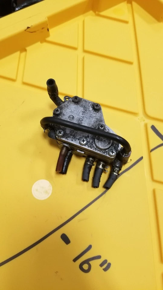 1997 - 2006 年雅马哈燃油泵碳水化合物毒蛇 Sxr Srx Venture Sx Vmax 毒液 600 700 — 第 1/1 张图片