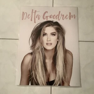 Delta Goodrem Poster glossy Laminated 18 x 24 Inch - Bild 1 von 1