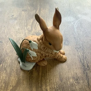 Goebel Hase mit Schneeglöckchen Limitiert 1104 - Bild 1 von 1