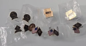UPS United Paketdienst gemischtes Set mit 10 Leadership & Flaggen Pins, neu - Bild 1 von 11