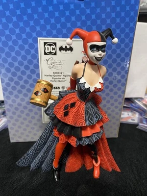 Estatueta Enesco DC Comics Couture de Force Harley Quinn #6006321  - Imagem 1 de 3