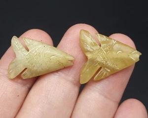 Lot 2 Vintage Indo Tibetan Art Green Fish Hand Carved Jade Stone Beads #CP20 - Picture 1 of 7