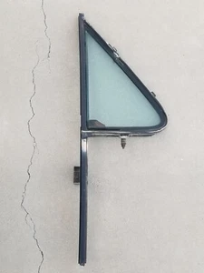 1980 - 1986 Ford Truck & Bronco Right Vent Window F100 F150 F250 F350 - Foto 1 di 4