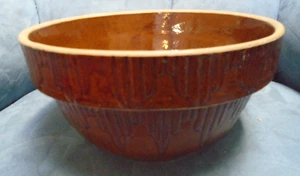 10" Crock Bowl Picket Fence Brown Salt Glaze Stoneware Shoulder Mixing Bowl - Imagen 1 de 5