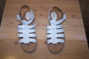 Clarks Collection Women's 8M White Open Toe Sandal Hook and Loop - Picture 1 of 9