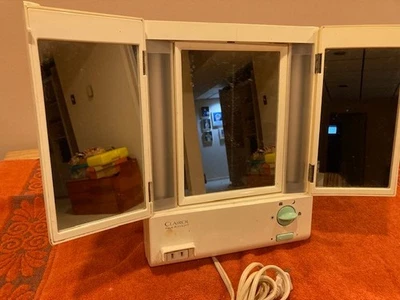 ВИНТАЖНОЕ ЗЕРКАЛО ДЛЯ МАКИЯЖА CLAIROL True to Light LM-7 двустороннее с розеткой 4 режима - Изображение 1 из 2