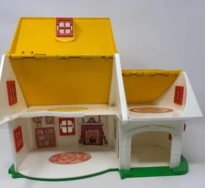 Hasbro Weebles Cottage House #591 1973 techo amarillo juego vintage - Imagen 1 de 9