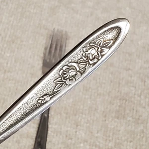 Ekco Eterna COUNTRY GARDEN (2) Dinner Forks Stainless Steel Silverware Flatware - Picture 1 of 5