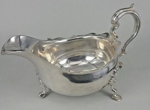 Georgian style large pot bellied gravy boat sauce dish on hoofed feet Cover