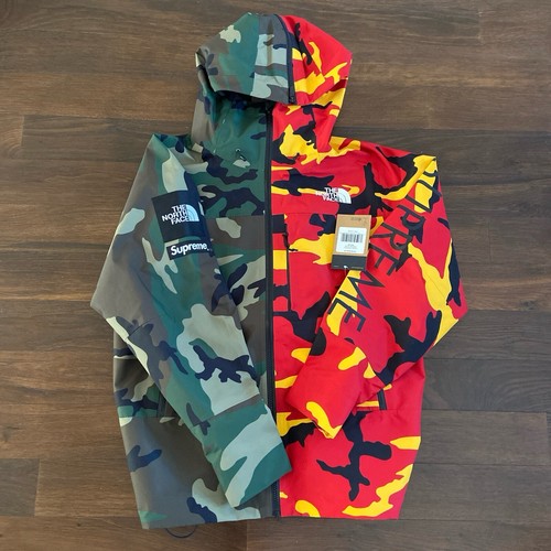 Giacca nuova con etichette Supreme x The North Face con nastri divisi mimetica cuciture shell