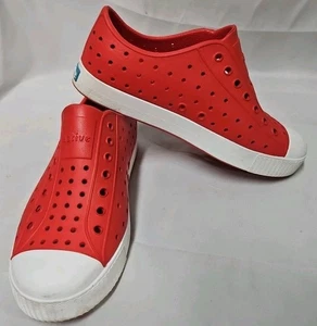 Native Jefferson Waterproof Shoes Youth Child Size J2 size 2 Red White Outdoor - Picture 1 of 10