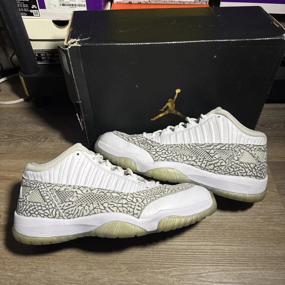 Talla 13 - Air Jordan 11 Retro IE 2015 Low Cobalt Foto 1 de 4