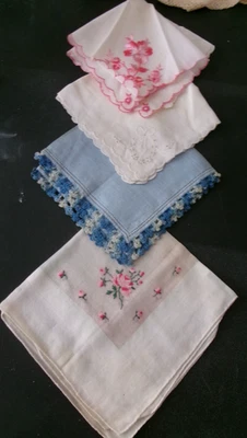 4 pañuelos vintage/antiguos con hermoso encaje hecho a máquina y bordado #5 Foto 1 de 4