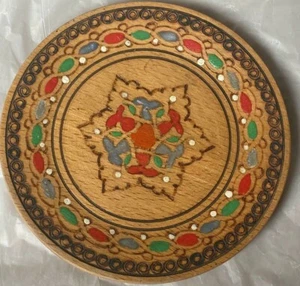 Vintage ART Wood Hand carved\Painted Decoration Plate Wall Hanging Folk 5"Ornate - Picture 1 of 6
