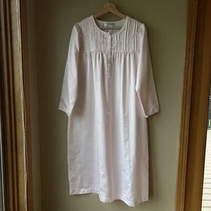 Miss Elaine Petites Nightgown Size PS Pink Embroidered Floral Full Length *READ - Picture 1 of 13