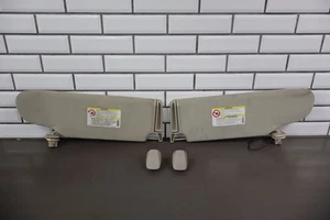 2003-2007 Hummer H2 Pair of Illuminated Driver&Passenger Sunvisors *See Photos* - Picture 1 of 23