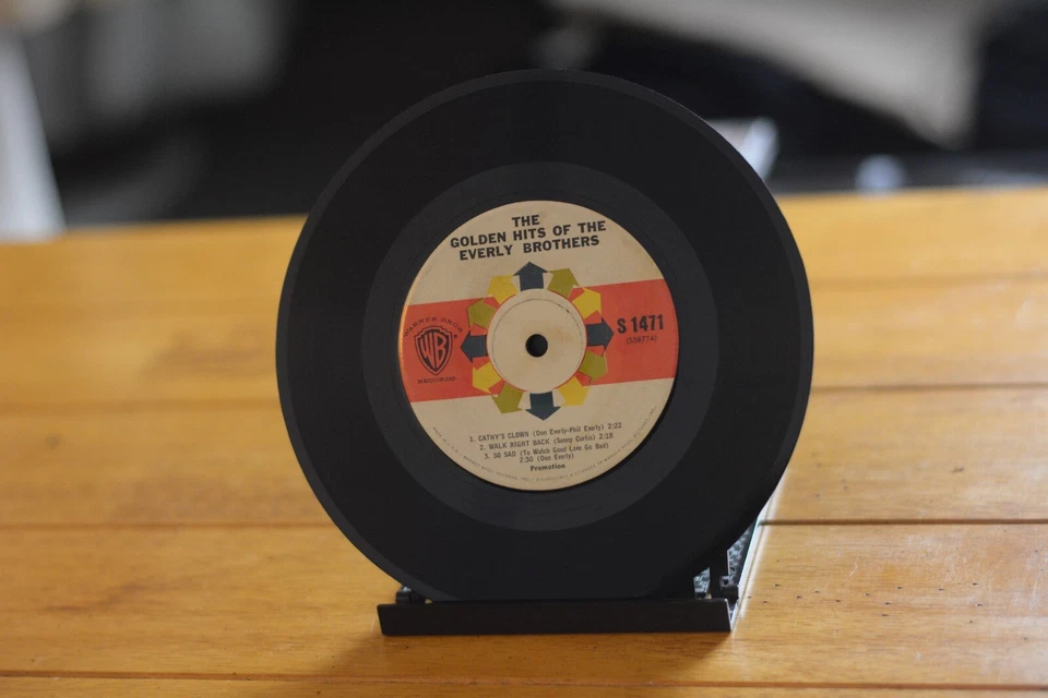 THE GOLDEN HITS OF THE EVERLY BROTHERS 7" RECORD 33RPM EP [mr3-d41-17] - Image 1 of 4