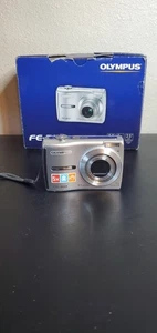 Cámara digital Olympus FE-310 8,0 MP plateada zoom 5x probada/funciona caja original  - Imagen 1 de 19