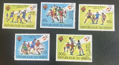 Níger: Compl. Juego de 5 "82' Copa Mundial de Fútbol" SC #557-561 Lote #B07-071102 Foto 1 de 2